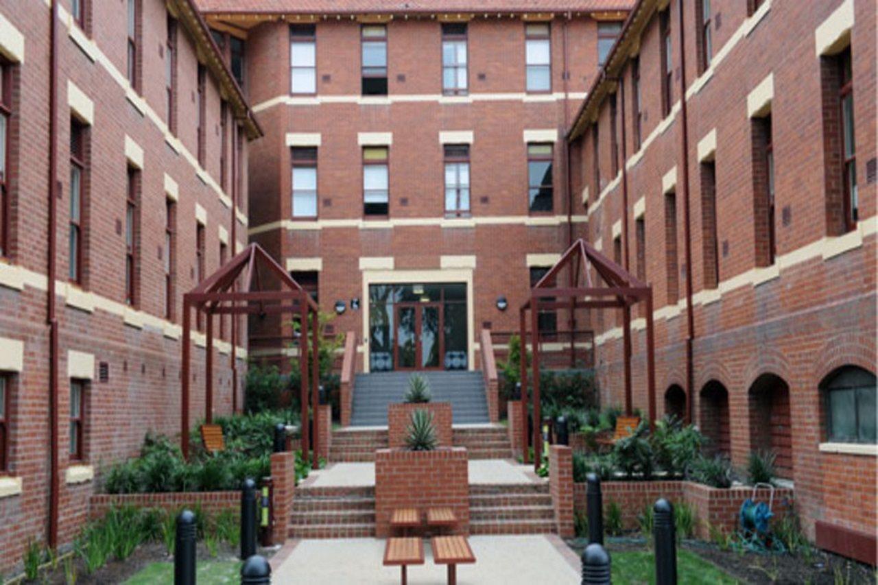 Yarra House Hostel Melbourne Exterior photo