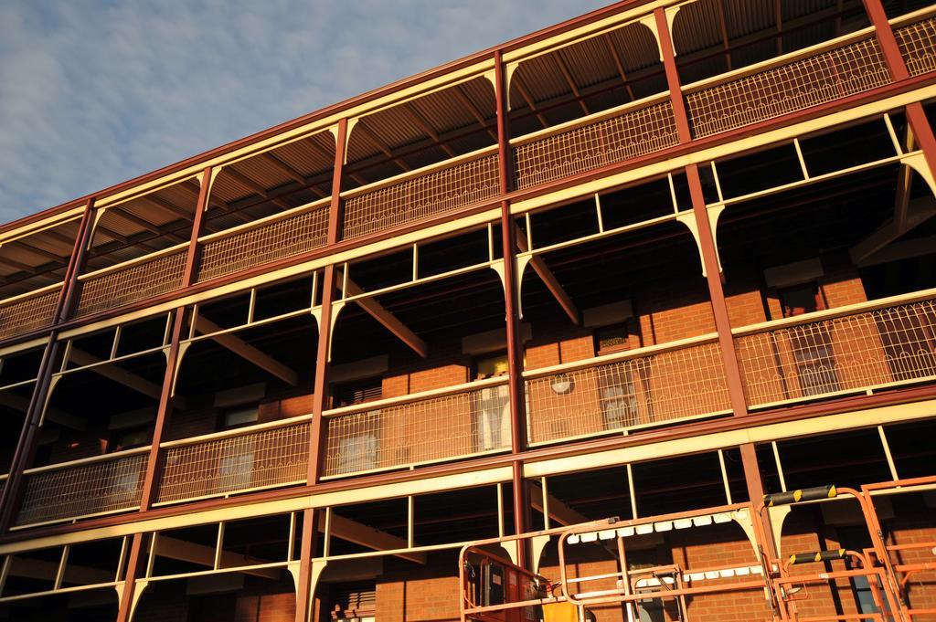 Yarra House Hostel Melbourne Exterior photo